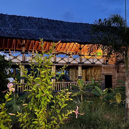 Mowgli'S Cafe Hampi & Guest House Exteriör bild