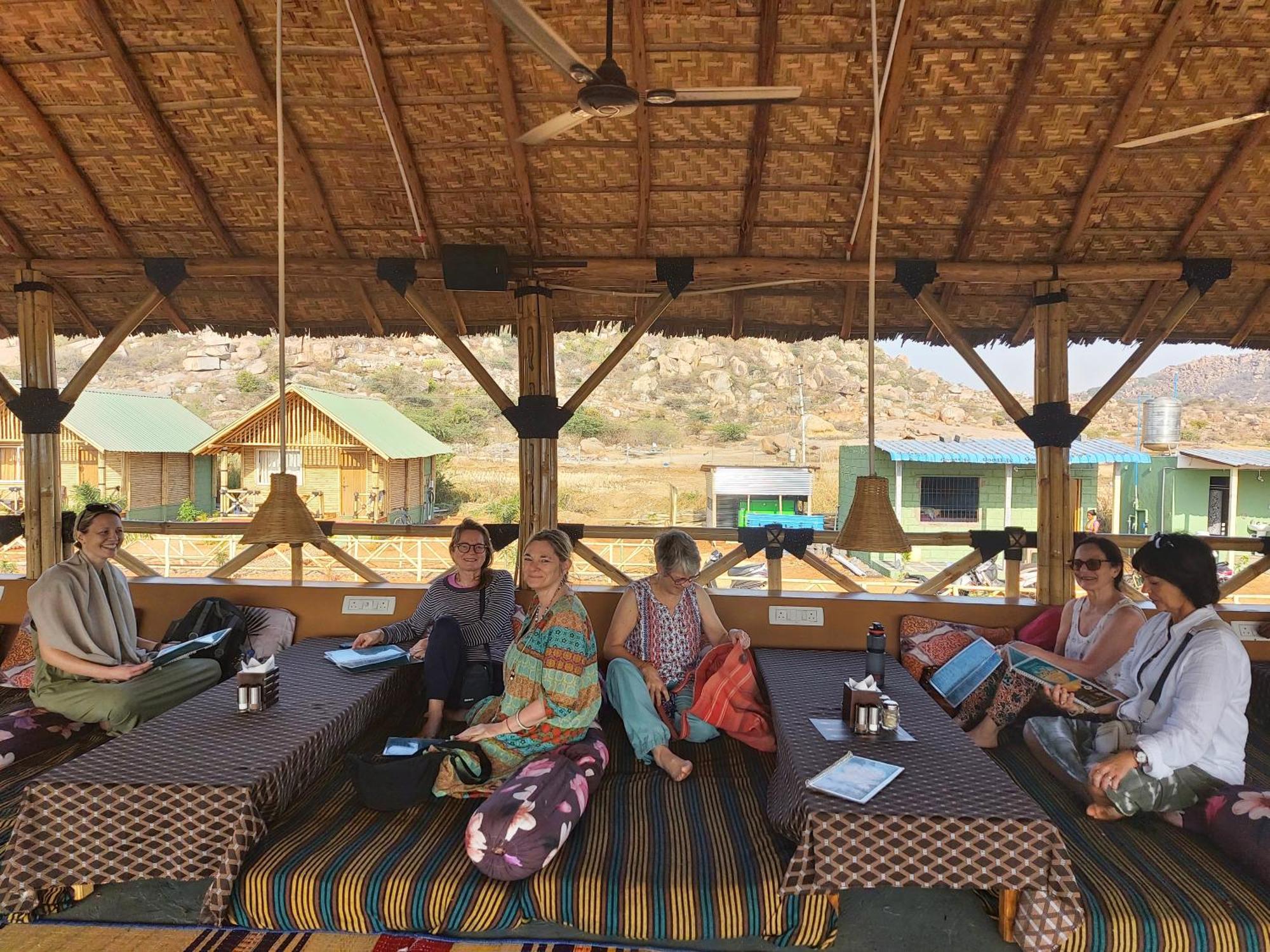Mowgli'S Cafe Hampi & Guest House Exteriör bild